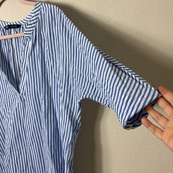 Zara Striped Blue White Vneck Top Blouse Tunic size small - Picture 4 of 8